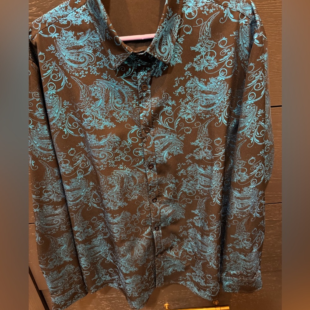 Black and electric blue paisley shimmer shirt. Size XL. Great for New Years